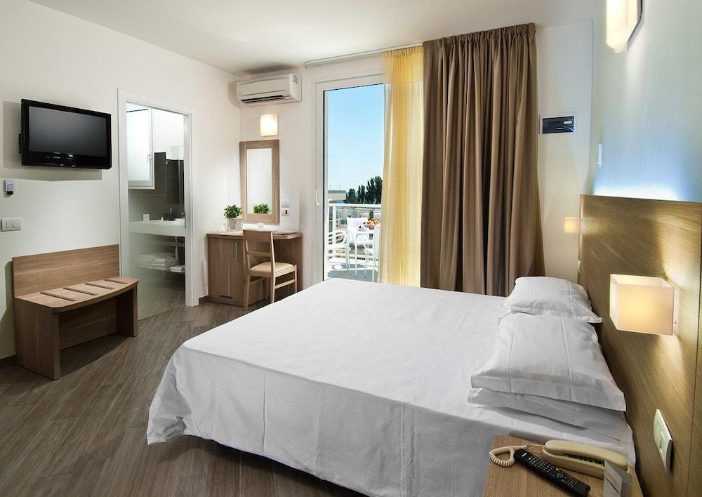 Hotel Atlantic & Spa Gabicce Mare Bagian luar foto