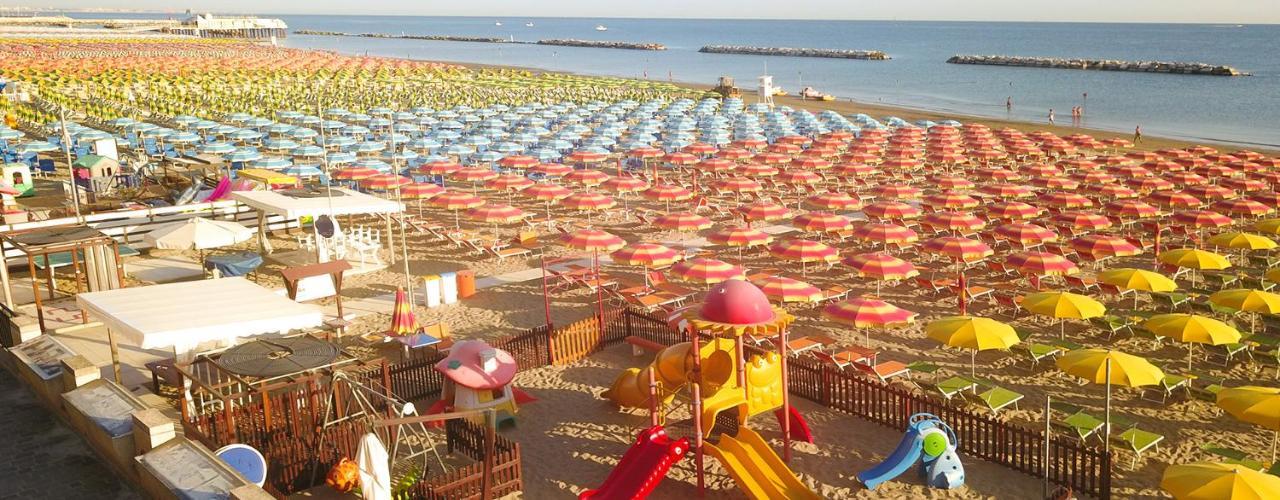 Hotel Atlantic & Spa Gabicce Mare Bagian luar foto