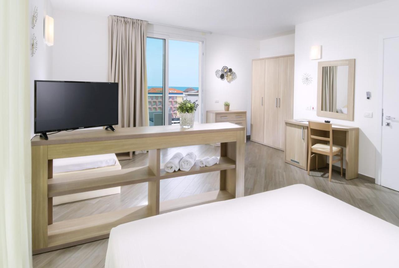 Hotel Atlantic & Spa Gabicce Mare Bagian luar foto