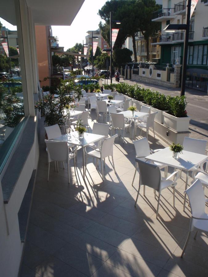 Hotel Atlantic & Spa Gabicce Mare Bagian luar foto